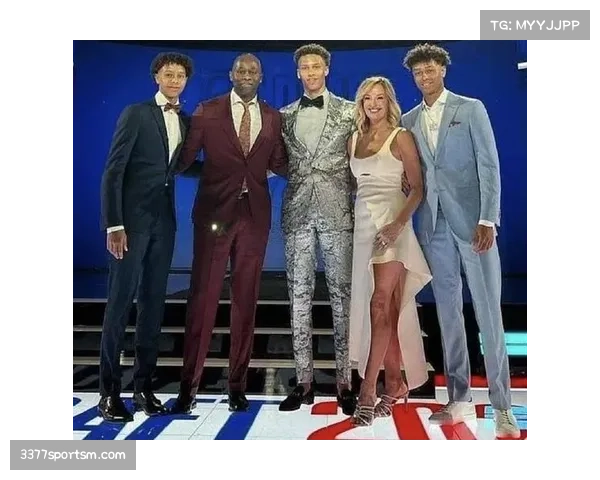 落选秀扬布拉德替补高效砍下20分3板表现惊艳全场收获满堂掌声